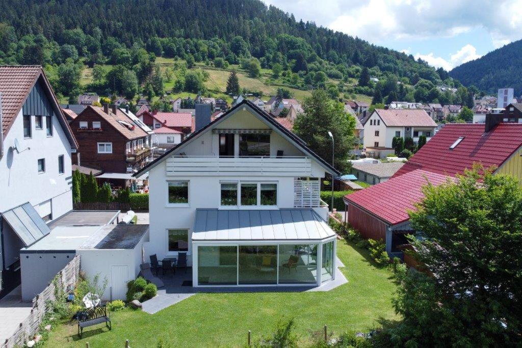 Ferienwohnung Am Enzufer Mit Balkon In Bad Wildbad Im Schwarzwald Εξωτερικό φωτογραφία